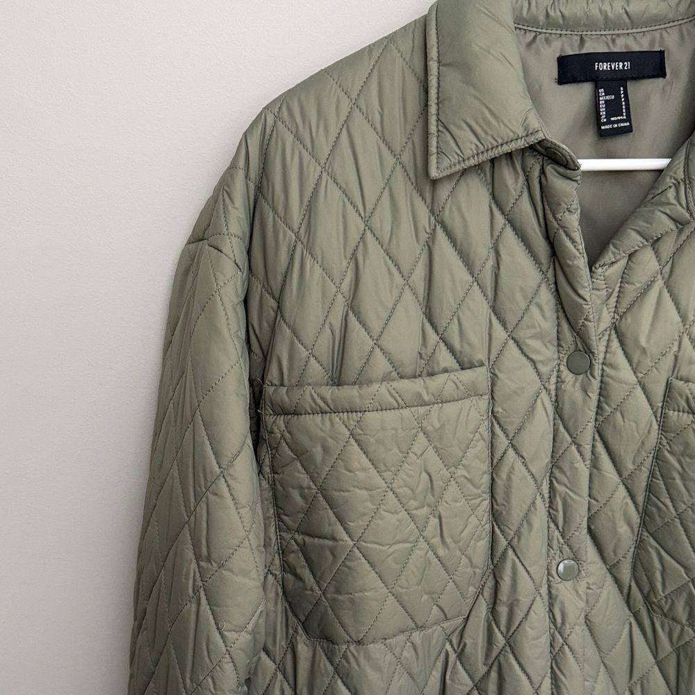 Forever 21 Oversized Olive Green Quilted Shirt Jacket Size S - Picture 4 of 7